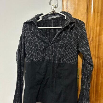 Blusa color negro con brillos