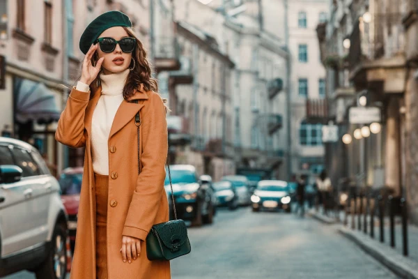 Materiales más comunes en abrigos para mujer y sus ventajas