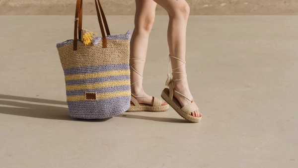 Materiales más comunes en nuestras sandalias para mujer y sus ventajas