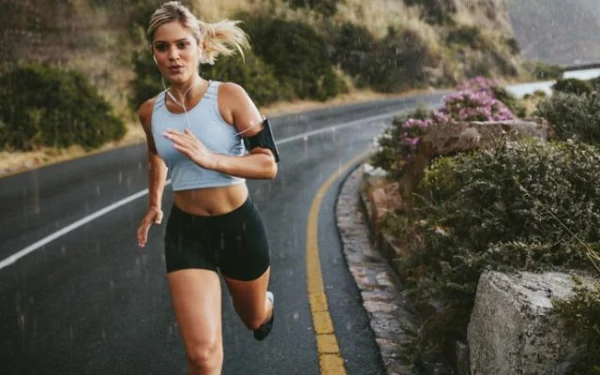 Materiales más comunes en tops de deporte y sus ventajas