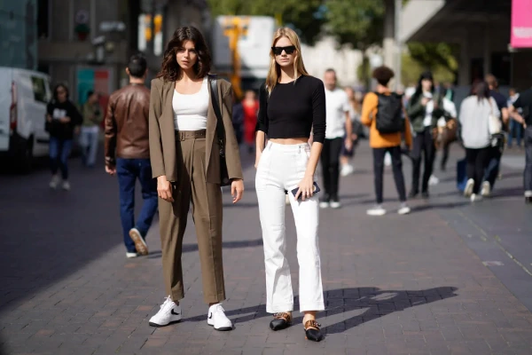 Materiales más comunes en tops para mujer y sus ventajas