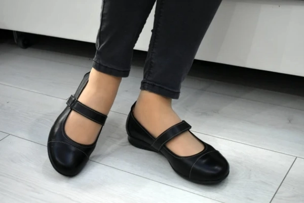 Materiales más comunes en zapatos para mujer y sus ventajas