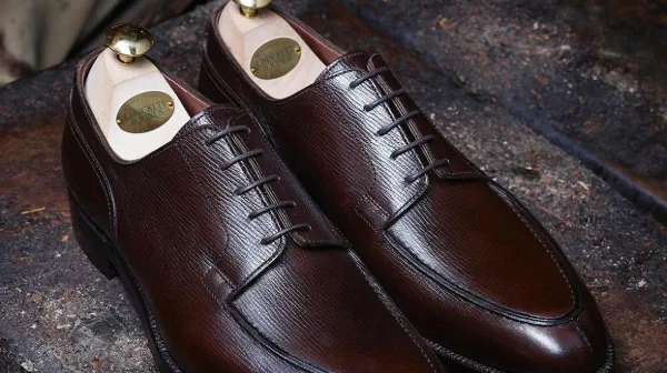 Cuidados y mantenimiento de tus zapatos para hombre