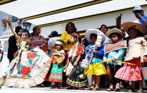 ¿Cómo se fabrican los trajes reciclados?