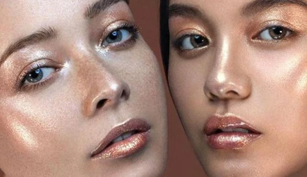 12. Maquillaje glossy