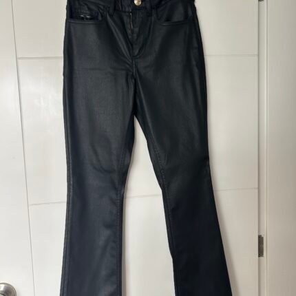 Pantalón negro tipo jean