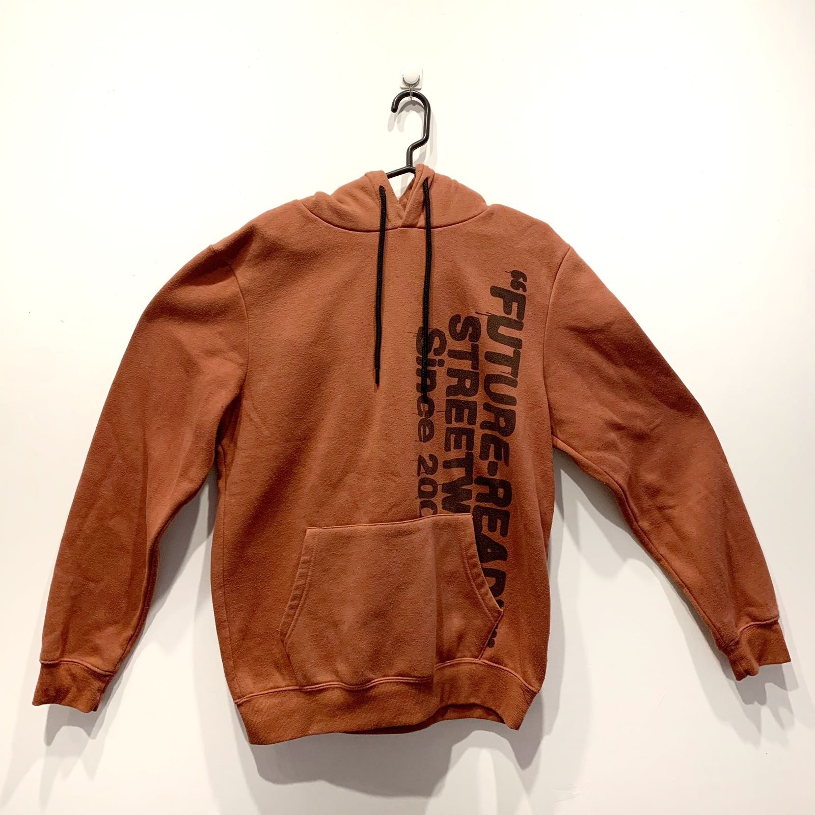 Polera con capucha Index