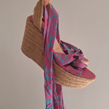 Sandalias estampadas plataforma Mujer