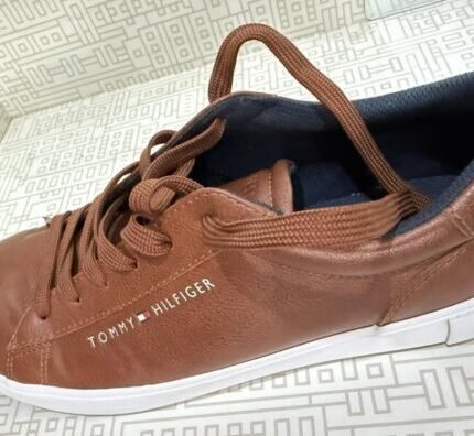 Zapatilla Tommy Hilfiger, muy buen estado