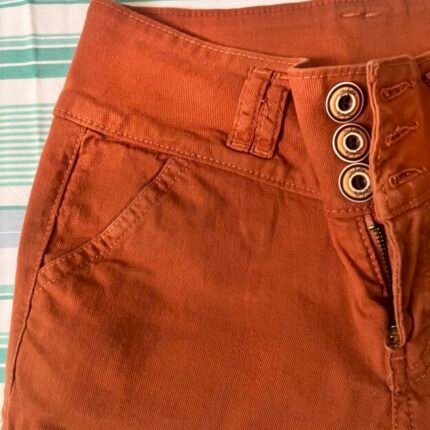 Jeans color terracota