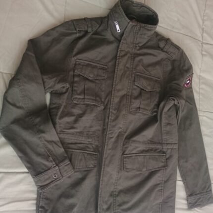 Casaca de hombre verde militar marca AMC