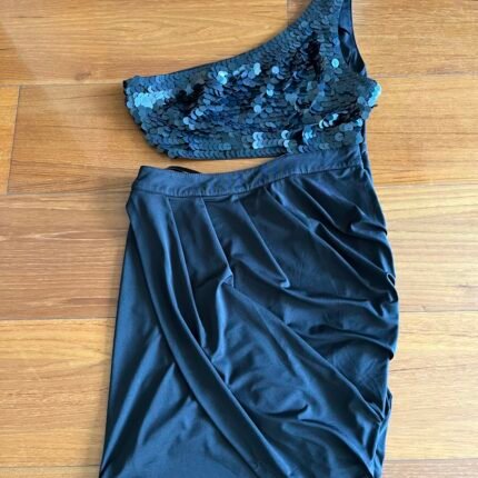 Vestido negro americano con lentejuelas