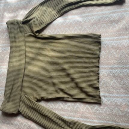 Polo off shoulder