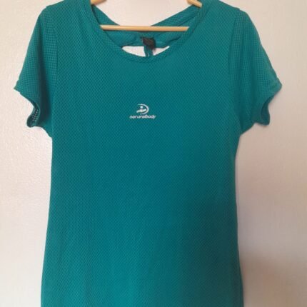 Polo verde de deporte
