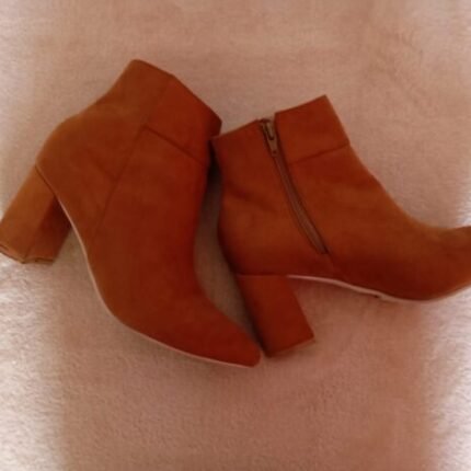 Botines Camel de Gamuza - Taco 7 Bloque Grueso Elegante - Talla 38