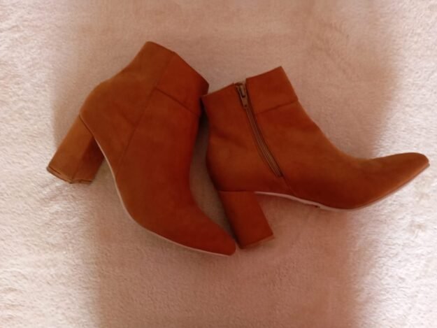 cropped-Botas_Camel_60-rotated-1.jpeg